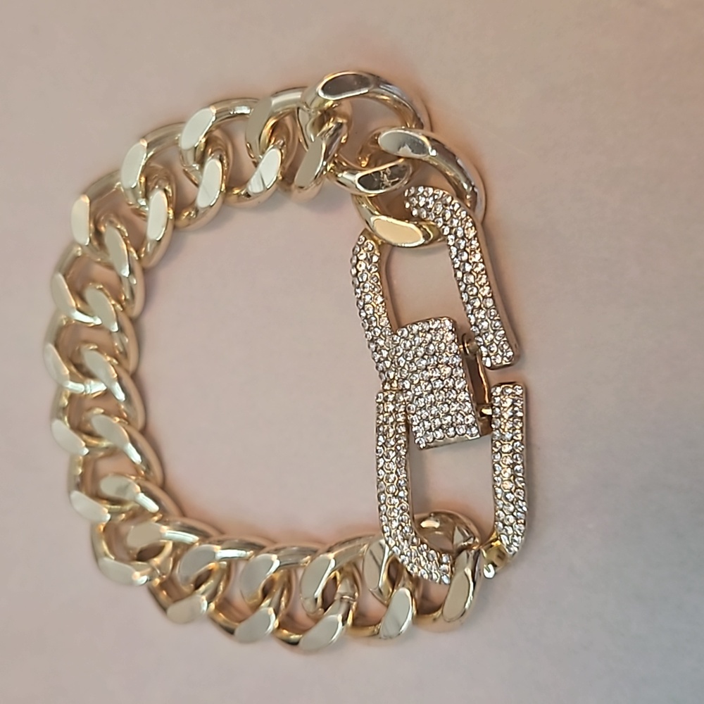 KENDALL & KYLIE Watch and Bracelet gift 🎁 set - Picture 5 of 9